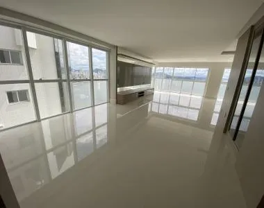 Apartamento mobiliado com 04 suítes Apartamento mobiliado com 04 suítes