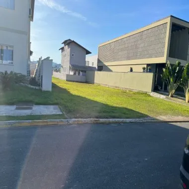 Terreno à venda no Condomínio Caledônia Terreno à venda no Condomínio Caledônia