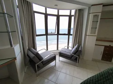 Apartamento 3 suítes à venda na Avenida Atlântica, em Balneário Camboriú Apartamento 3 suítes à venda na Avenida Atlântica, em Balneário Camboriú
