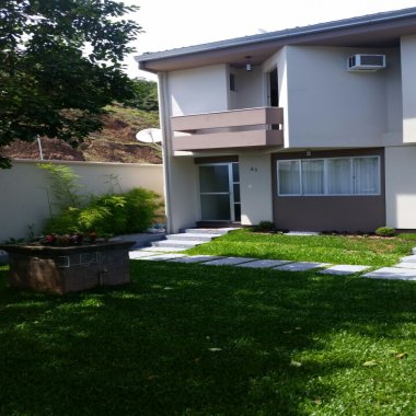 Sobrado para Venda em Condomínio Fechado Sobrado para Venda em Condomínio Fechado