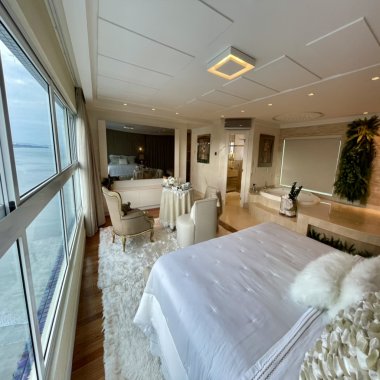 Cobertura Triplex com 7 suítes e Loft no Centro de Balneário Camboriú Cobertura Triplex com 7 suítes e Loft no Centro de Balneário Camboriú